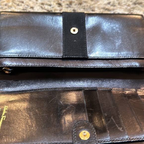 Authentic Salvatore Ferragamo Wallet - Picture 6 of 8